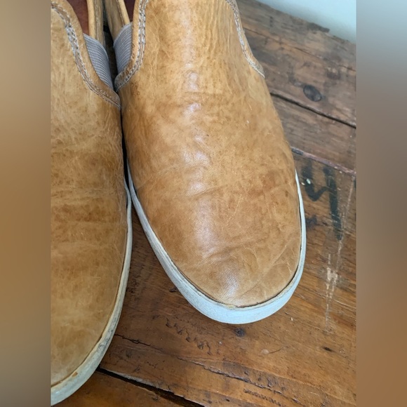 Frye leather loafers 
Slip ons - Picture 3 of 16